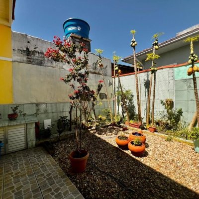 Casa Residencial com 240m², 3 quartos, 1 suíte, 3 garagens, no bairro Ipiranga em São José