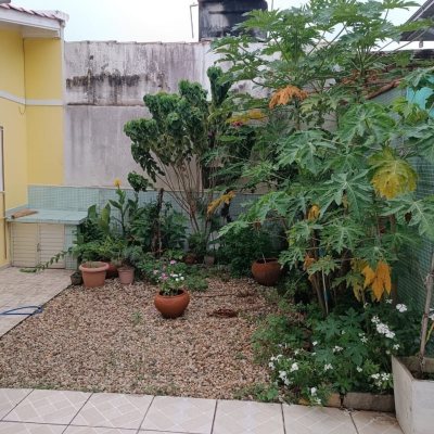 Casa Residencial com 240m², 3 quartos, 1 suíte, 3 garagens, no bairro Ipiranga em São José