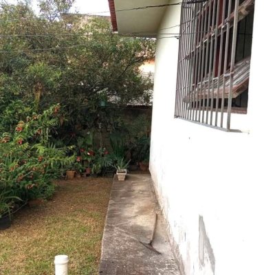 Casa Residencial com 140m², 2 quartos, 2 garagens, no bairro Tapera da Base em Florianópolis