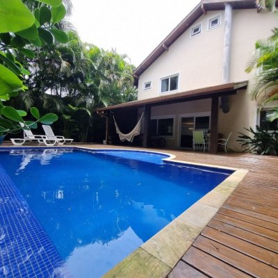 Casa em Condomínio com 400m², 6 quartos, 6 suítes, 2 garagens, no bairro Praia Mole em Florianópolis