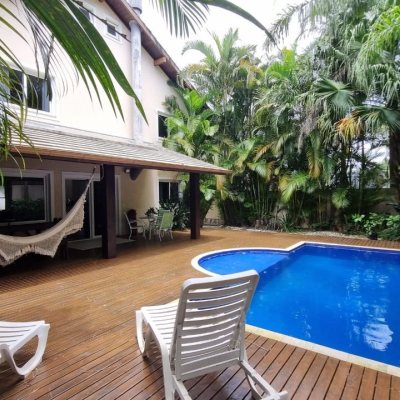 Casa em Condomínio com 400m², 6 quartos, 6 suítes, 2 garagens, no bairro Praia Mole em Florianópolis