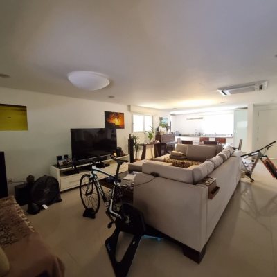 Casa em Condomínio com 400m², 6 quartos, 6 suítes, 2 garagens, no bairro Praia Mole em Florianópolis