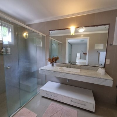 Casa em Condomínio com 400m², 6 quartos, 6 suítes, 2 garagens, no bairro Praia Mole em Florianópolis