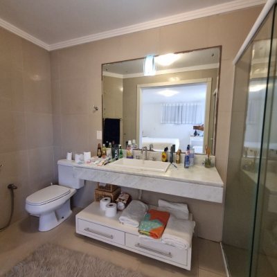 Casa em Condomínio com 400m², 6 quartos, 6 suítes, 2 garagens, no bairro Praia Mole em Florianópolis