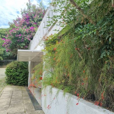 Casa em Condomínio com 400m², 6 quartos, 6 suítes, 2 garagens, no bairro Praia Mole em Florianópolis