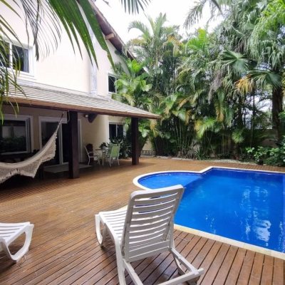 Casa em Condomínio com 400m², 6 quartos, 6 suítes, 2 garagens, no bairro Praia Mole em Florianópolis