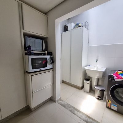 Casa em Condomínio com 400m², 6 quartos, 6 suítes, 2 garagens, no bairro Praia Mole em Florianópolis