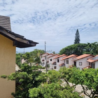 Casa em Condomínio com 400m², 6 quartos, 6 suítes, 2 garagens, no bairro Praia Mole em Florianópolis