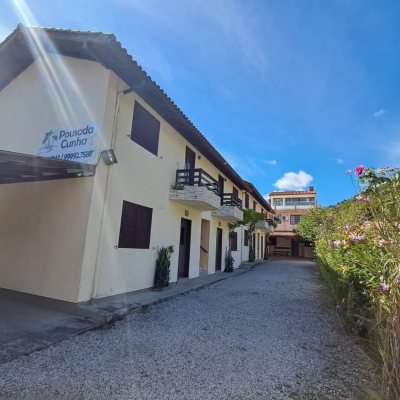 Pousada com 500m², 12 quartos, 12 suítes, 11 garagens, no bairro Canasvieiras em Florianópolis