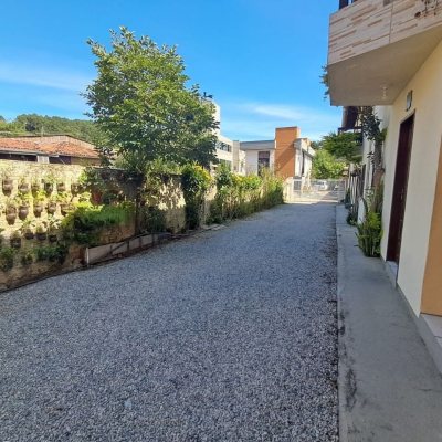 Pousada com 500m², 12 quartos, 12 suítes, 11 garagens, no bairro Canasvieiras em Florianópolis