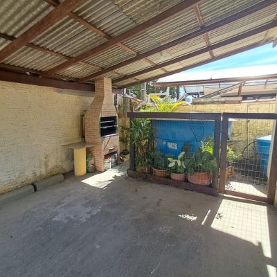 Pousada com 500m², 12 quartos, 12 suítes, 11 garagens, no bairro Canasvieiras em Florianópolis