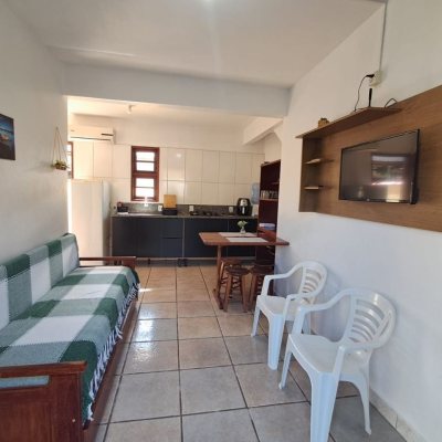 Pousada com 500m², 12 quartos, 12 suítes, 11 garagens, no bairro Canasvieiras em Florianópolis