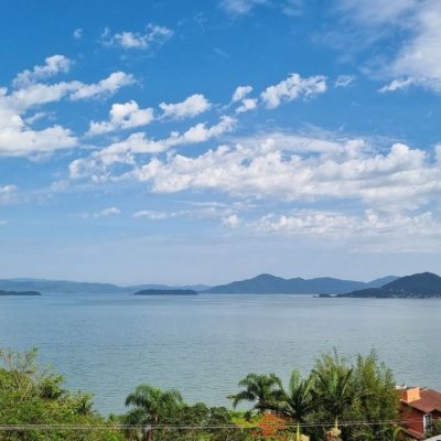 Casa em Condomínio com 392m², 4 quartos, 4 suítes, 5 garagens, no bairro Cacupé em Florianópolis