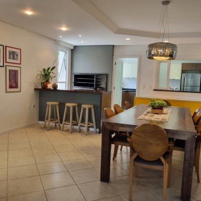 Casa em Condomínio com 392m², 4 quartos, 4 suítes, 5 garagens, no bairro Cacupé em Florianópolis