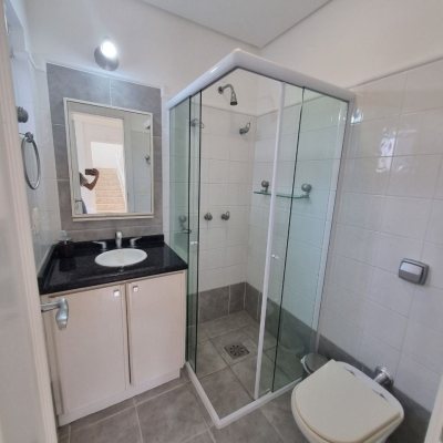 Casa em Condomínio com 392m², 4 quartos, 4 suítes, 5 garagens, no bairro Cacupé em Florianópolis