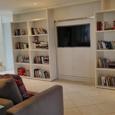 Casa em Condomínio com 392m², 4 quartos, 4 suítes, 5 garagens, no bairro Cacupé em Florianópolis