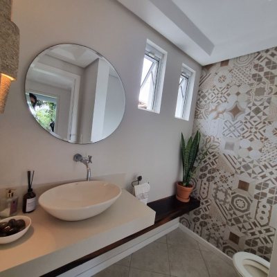 Casa em Condomínio com 392m², 4 quartos, 4 suítes, 5 garagens, no bairro Cacupé em Florianópolis