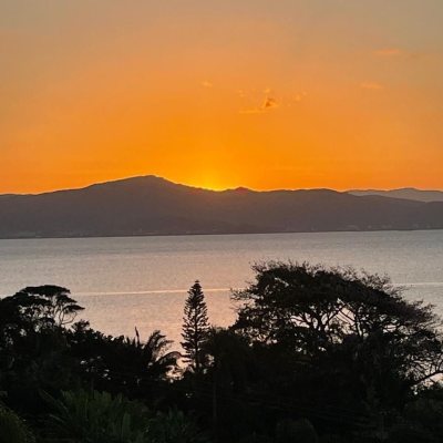 Casa em Condomínio com 392m², 4 quartos, 4 suítes, 5 garagens, no bairro Cacupé em Florianópolis