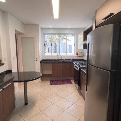 Casa em Condomínio com 392m², 4 quartos, 4 suítes, 5 garagens, no bairro Cacupé em Florianópolis