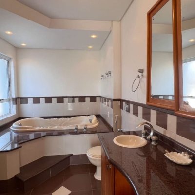 Casa em Condomínio com 392m², 4 quartos, 4 suítes, 5 garagens, no bairro Cacupé em Florianópolis