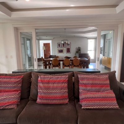 Casa em Condomínio com 392m², 4 quartos, 4 suítes, 5 garagens, no bairro Cacupé em Florianópolis