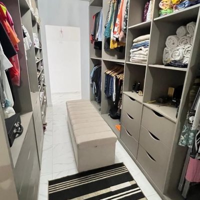 Casa em Condomínio com 384m², 3 quartos, 3 suítes, 4 garagens, no bairro Rio Vermelho em Florianópolis