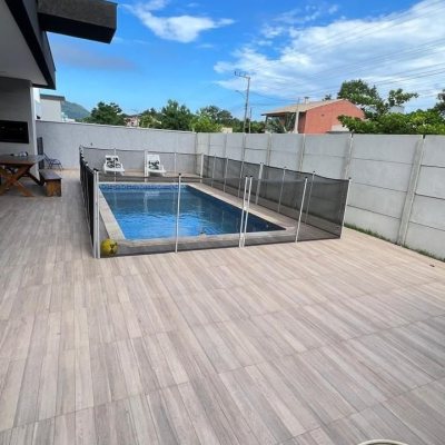 Casa em Condomínio com 384m², 3 quartos, 3 suítes, 4 garagens, no bairro Rio Vermelho em Florianópolis