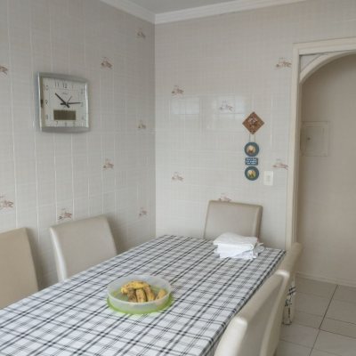 Casa Residencial com 420m², 5 quartos, 3 suítes, 2 garagens, no bairro Barreiros em São José