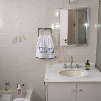 Casa Residencial com 420m², 5 quartos, 3 suítes, 2 garagens, no bairro Barreiros em São José