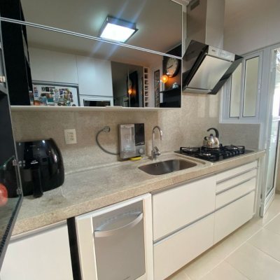 Apartamentos com 109m², 3 quartos, 1 suíte, 2 garagens, no bairro Jardim Atlântico em Florianópolis