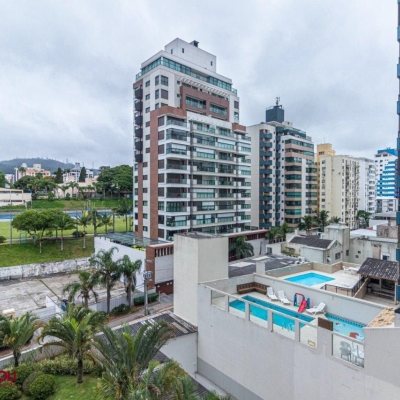 Apartamentos com 112m², 2 quartos, 2 suítes, 2 garagens, no bairro Centro em Florianópolis