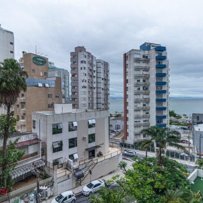 Apartamentos com 112m², 2 quartos, 2 suítes, 2 garagens, no bairro Centro em Florianópolis