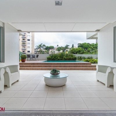 Apartamentos com 112m², 2 quartos, 2 suítes, 2 garagens, no bairro Centro em Florianópolis