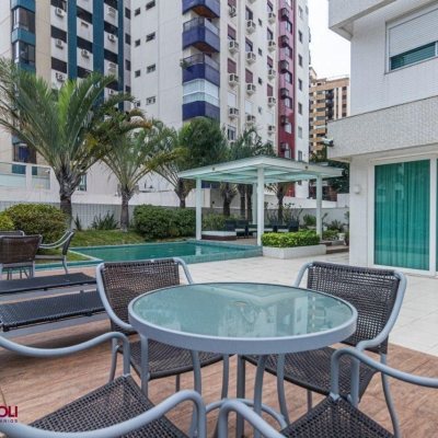 Apartamentos com 112m², 2 quartos, 2 suítes, 2 garagens, no bairro Centro em Florianópolis