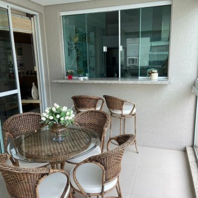 Apartamentos com 112m², 2 quartos, 2 suítes, 2 garagens, no bairro Centro em Florianópolis