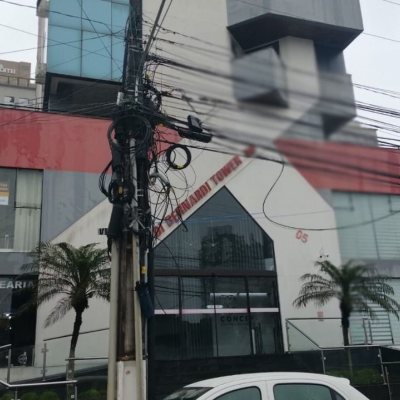 Loja com 35m², 2 garagens, no bairro Campinas em São José