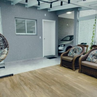 Casa Residencial com 145m², 3 quartos, 1 suíte, 2 garagens, no bairro Ingleses do Rio Vermelho em Florianópolis