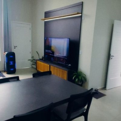 Casa Residencial com 145m², 3 quartos, 1 suíte, 2 garagens, no bairro Ingleses do Rio Vermelho em Florianópolis