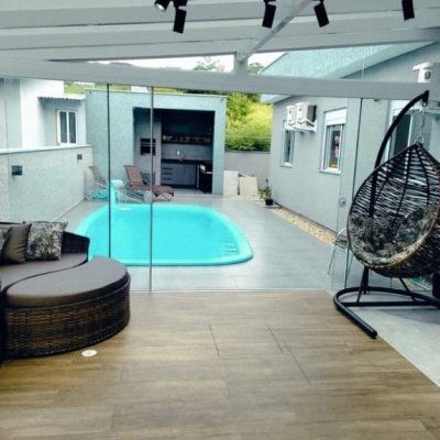 Casa Residencial com 145m², 3 quartos, 1 suíte, 2 garagens, no bairro Ingleses do Rio Vermelho em Florianópolis