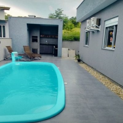 Casa Residencial com 145m², 3 quartos, 1 suíte, 2 garagens, no bairro Ingleses do Rio Vermelho em Florianópolis