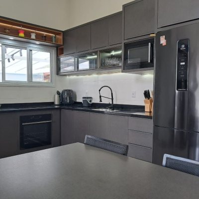 Casa Residencial com 145m², 3 quartos, 1 suíte, 2 garagens, no bairro Ingleses do Rio Vermelho em Florianópolis