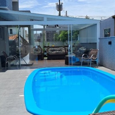 Casa Residencial com 145m², 3 quartos, 1 suíte, 2 garagens, no bairro Ingleses do Rio Vermelho em Florianópolis