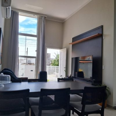 Casa Residencial com 145m², 3 quartos, 1 suíte, 2 garagens, no bairro Ingleses do Rio Vermelho em Florianópolis