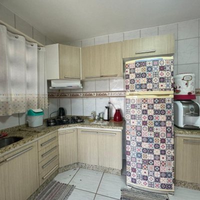 Casa Residencial com 150m², 6 quartos, 6 garagens, no bairro Rio Tavares em Florianópolis
