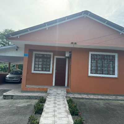 Casa Residencial com 150m², 6 quartos, 6 garagens, no bairro Rio Tavares em Florianópolis