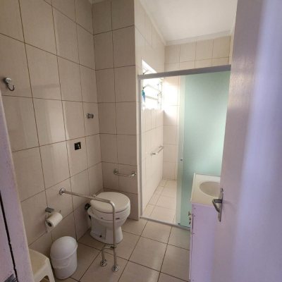 Casa Residencial com 330m², 5 quartos, 3 garagens, no bairro Balneário em Florianópolis