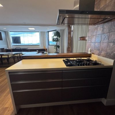 Apartamentos com 225m², 2 quartos, 2 suítes, 2 garagens, no bairro Kobrasol em São José