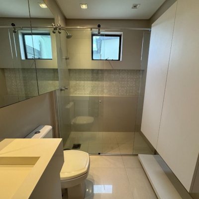 Apartamentos com 225m², 2 quartos, 2 suítes, 2 garagens, no bairro Kobrasol em São José