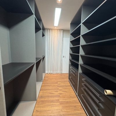 Apartamentos com 225m², 2 quartos, 2 suítes, 2 garagens, no bairro Kobrasol em São José