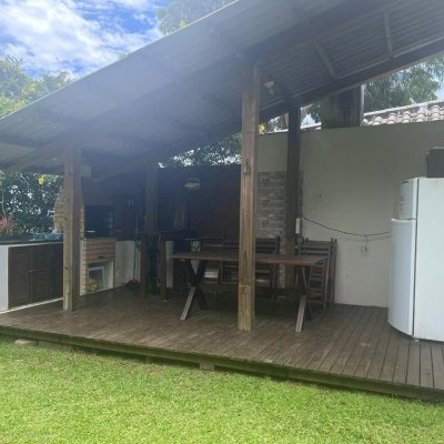 Casa Residencial com 152m², 2 quartos, 1 suíte, 2 garagens, no bairro Cachoeira Do Bom Jesus em Florianópolis